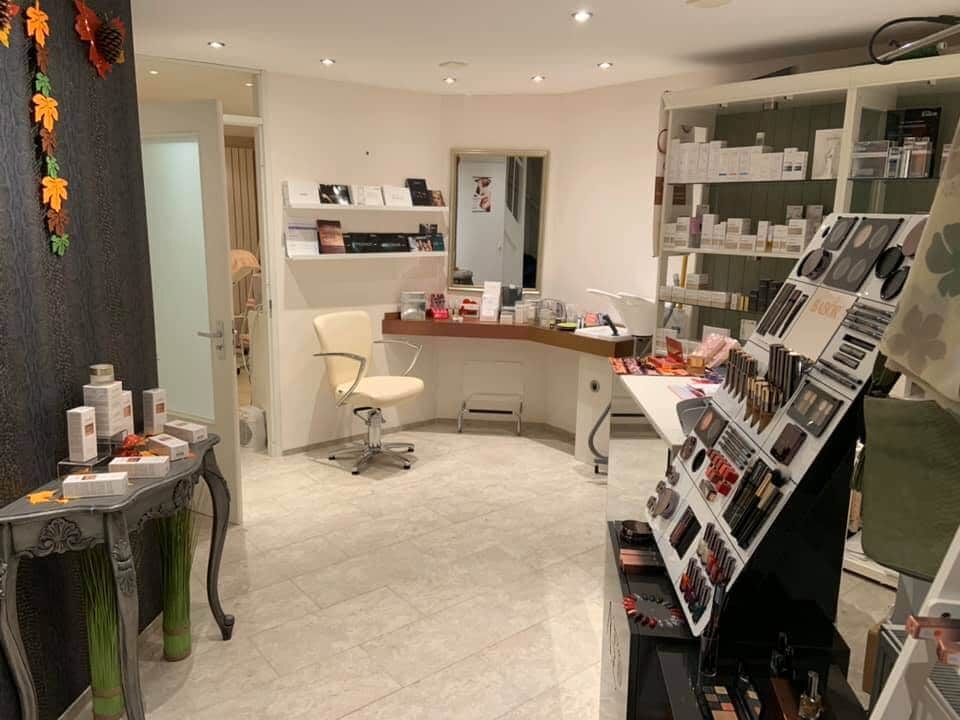 De salon met BABOR-producten en make-up